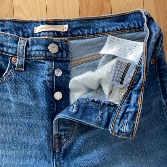 Levi’s Wedgie Straight Jeans - Picture 3 of 4